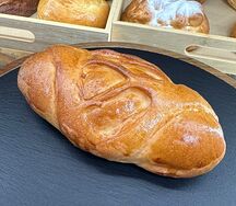 Булочка с черникой