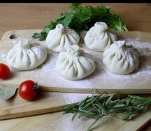 Хинкали с говядиной и кинзой