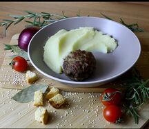 Пюре с домашней котлетой