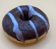 Донат с шокадной начинкой