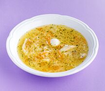 Домашний куриный суп с лапшой
