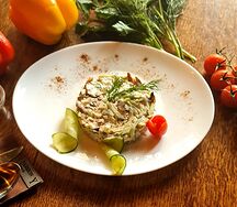 Салат с говядиной и грибами