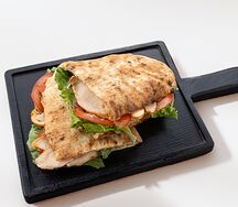 Неаполитанский сэндвич с запечённым куриным филе