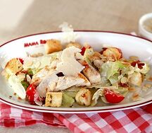 Салат Цезарь с курицей