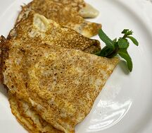 Румяные блинчики с соусом