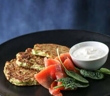 Кабачковые оладьи с лососем