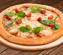 Пицца Маргарита де люкс 30 см на тонком тесте