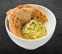 Гуакамоле с индийской лепешкой