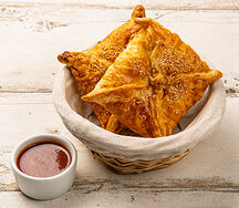 Мини ХачапуриХ2 с соусом сацебели