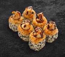 Ролл запеченный с креветкой и угрем в кунжуте