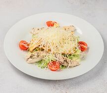 Салат Цезарь с курицей