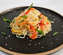 Фунчоза по-корейский с курицей 