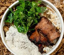 Говяжий язык в квасе, перловая каша и мусс из сулугуни
