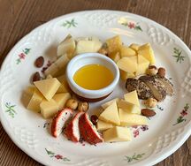 Тарелка европейских сыров