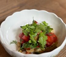 Салат с печеными овощами и душистым маслом