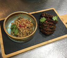 Томленные говяжьи щечки