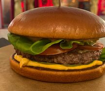 Бургер с мраморной говядиной