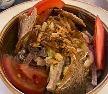 Салат с языком и цукини