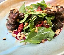 Салат с куриной печенью