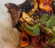 Овощи, обжаренные в кисло-сладком соусе