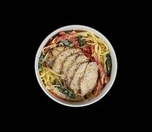 Лапша Яичная с курицей в сырном соусе