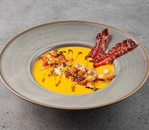 Сырный суп с курицей и беконом