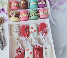 Набор Ассорти из макаронов и муссовые чизкейки-эскимо