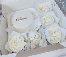 Комбо-набор Бенто-торт, 4 капкейка и шоколадный зайка