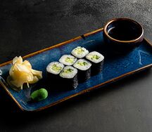 Маки-ролл с огурцом