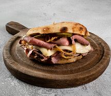 Пучча с ростбифом