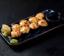 Запеченный ролл с креветкой темпура