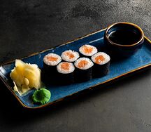 Маки-ролл с лососем