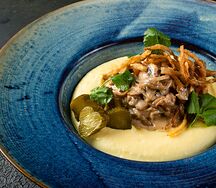 Строганов из курицы с пюре