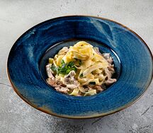 Фетучини с цыпленком и грибами