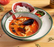 Том ям с морепродуктами