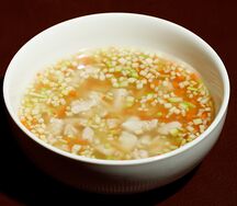 Куриный суп с овощами и пастой ризо