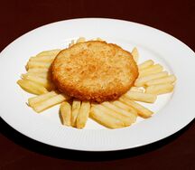 Куриная котлета с картофелем фри