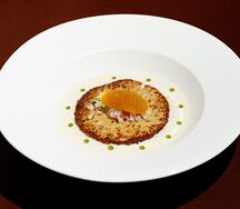 Рыбная котлета с авторским соусом и щучьей икрой