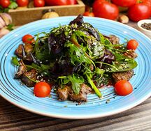 Теплый салат с печенью