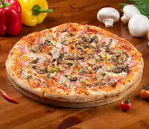 Пицца с ветчиной и грибами