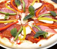 Пицца мясная