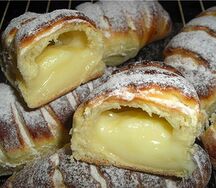 Рогалик с творогом и ванилью