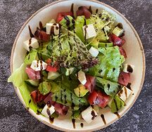 Тунец с сербской брынзой