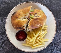 Стейк-бургер в домашней булочке