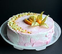 Торт йогуртовый с клубникой