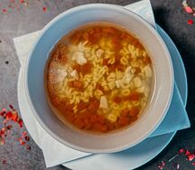 Детский супчик с курицей и макарошками алфавит