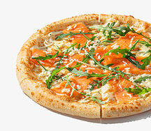 Пицца с лососем и сливочным соусом