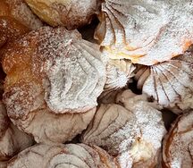 Профитроли с творожным кремом