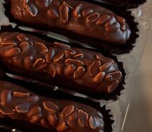 Эклер сникерс 