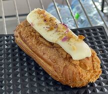 Эклер Банан-маракуйя